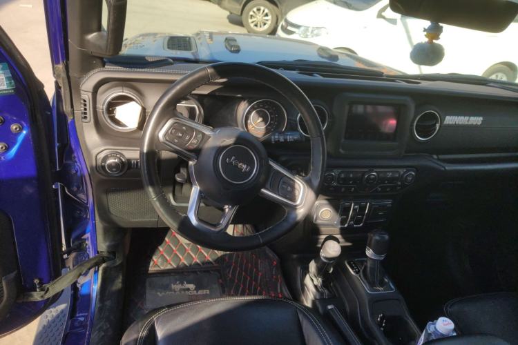 Used Jeep Wrangler 2019 2.0T Sahara Four-Door Version China VI Emission Standard