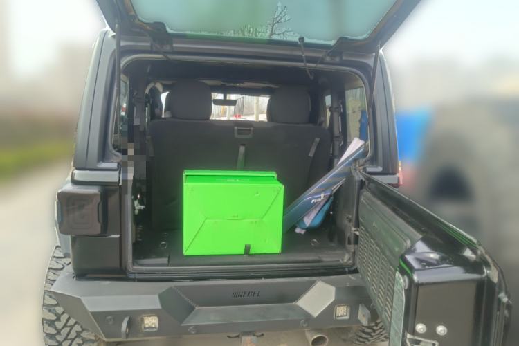 Used Jeep Wrangler 2018 2.0T Sahara Two-Door Edition Trunk