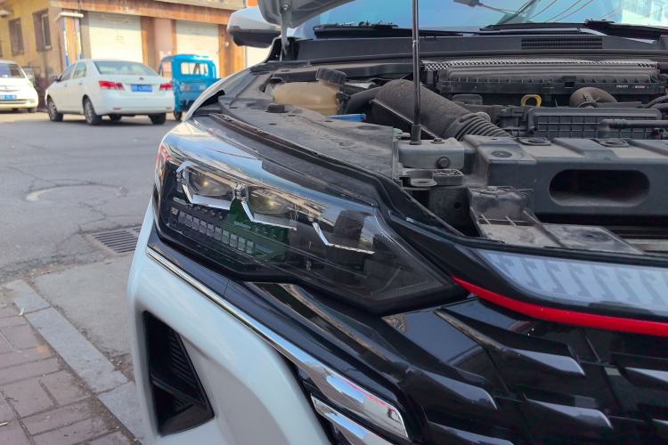 Used Dongfeng Aeolus Yixuan MAX 2021 1.5T Super Cool Dad Edition Right Front Headlight