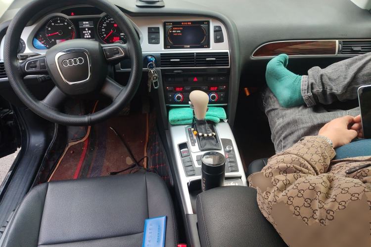 Used Audi A6L 2011 2.0 TFSI Automatic Standard Edition Center Console
