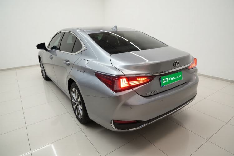 Used Lexus ES 2020 200 Excellence Edition Exterior 2