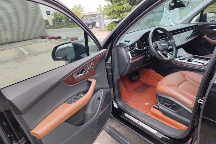 Used Audi Q7 2023 55 TFSI quattro S line Sport Edition Driver Seat