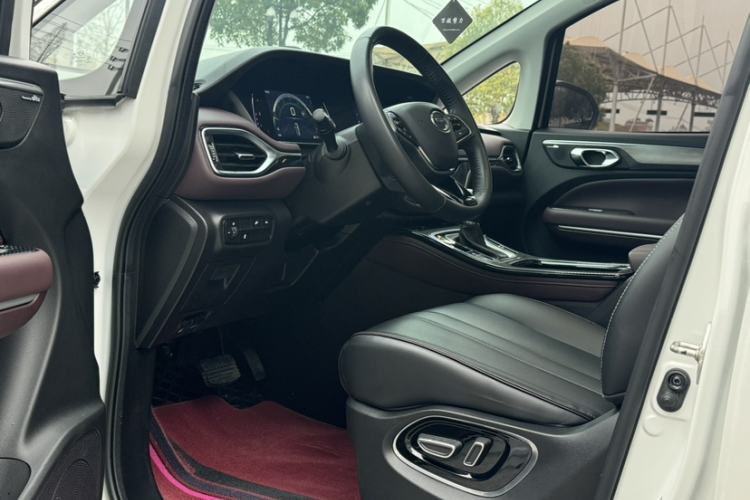 Used GAC Trumpchi M6 2023 PRO 270T DCT Luxury Edition Interior 2