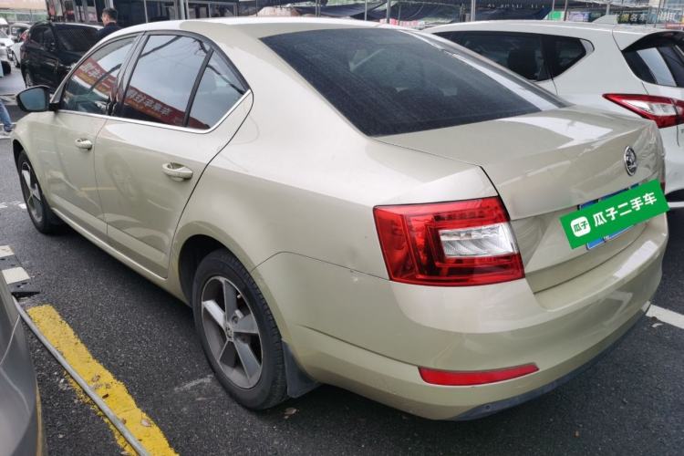 Used Skoda Octavia 2016 1.6L Automatic Chuanxing Edition Rear Left 45 Deg
