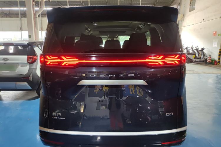 Used Denza D9 2022 DM-i 970 Four-Wheel Drive Prestige Model