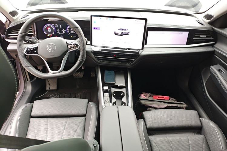 Used Volkswagen Passat 2025 Pro 380TSI Dragon Supreme Edition
