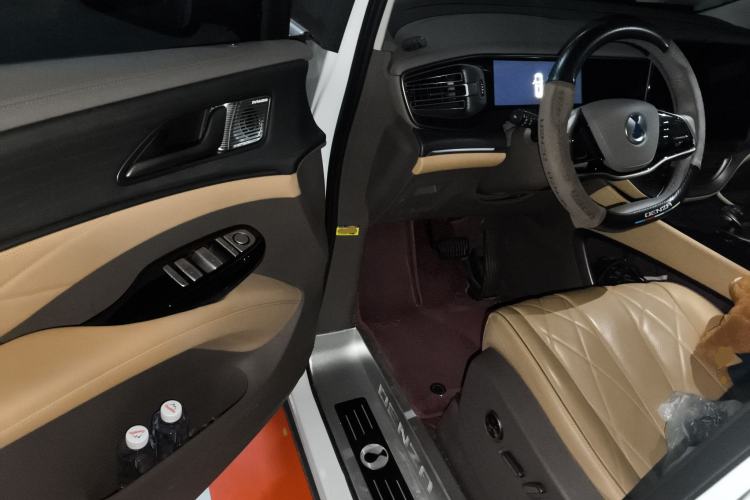 Used Denza D9 2023 DM-i 965 Luxury Model