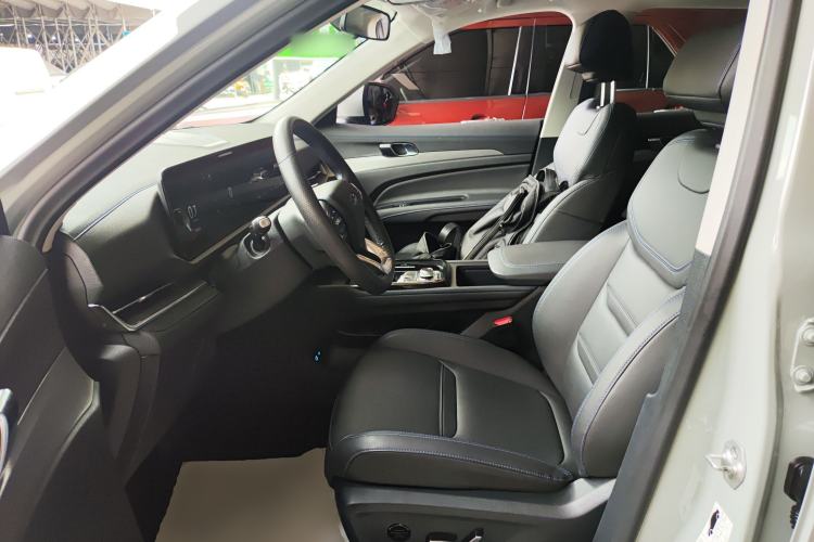 Used Ford Equator Sport 2025 EcoBoost 170 Platinum Edition Left Front Seat