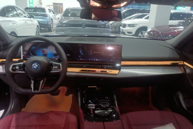 Used BMW i5 2025 eDrive 35L M Sport Package
