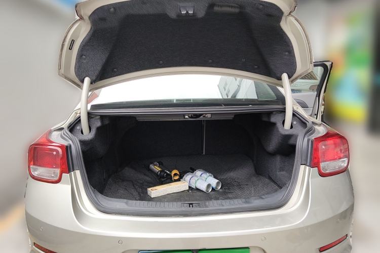 Used Chevrolet Malibu 2014 2.0L Automatic Luxury Edition Trunk