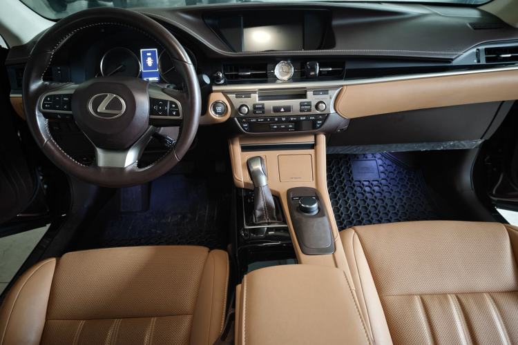 Used Lexus ES 2015 200 Elite Edition Audio And AC Panel