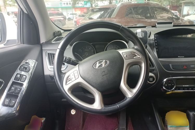 Used Hyundai ix35 2013 2.0L Automatic Two-Wheel Drive Smart GLS China IV Standard