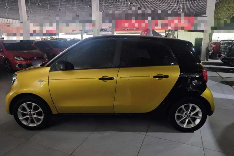 Used smart forfour 2018 1.0L 52 kW Dynamic Edition
