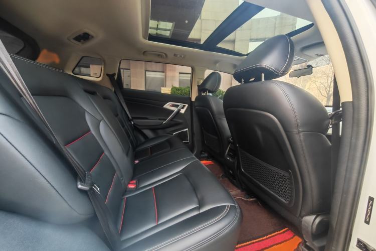 Used Geely Auto Emgrand X7 Sport 2020 1.8TD DCT Two-Wheel Drive Smart Connect 4G-Enabled Version
