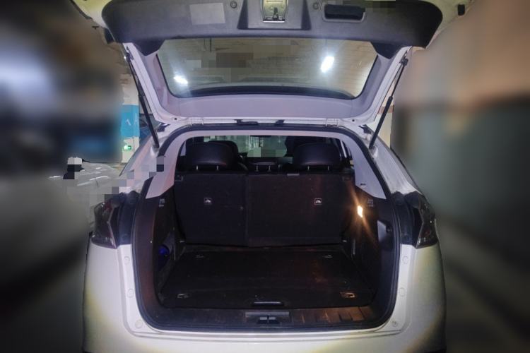 Used Luxgen U6 SUV 2014 1.8T Fashion Edition Trunk