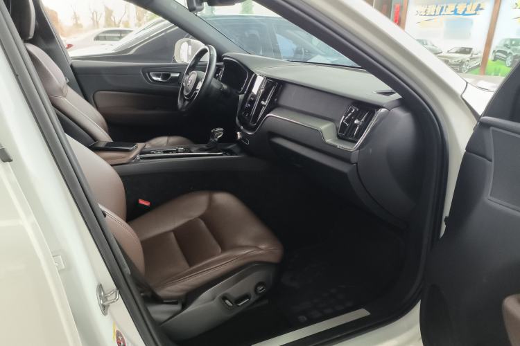 Used Volvo XC60 2021 T5 4x4 Smart Luxury Edition