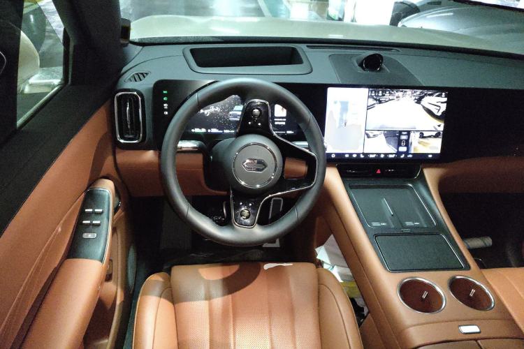 Used Hima AITO M8 2025 Extended-Range Max+ Version 53.4 kWh 6-Seater Edition