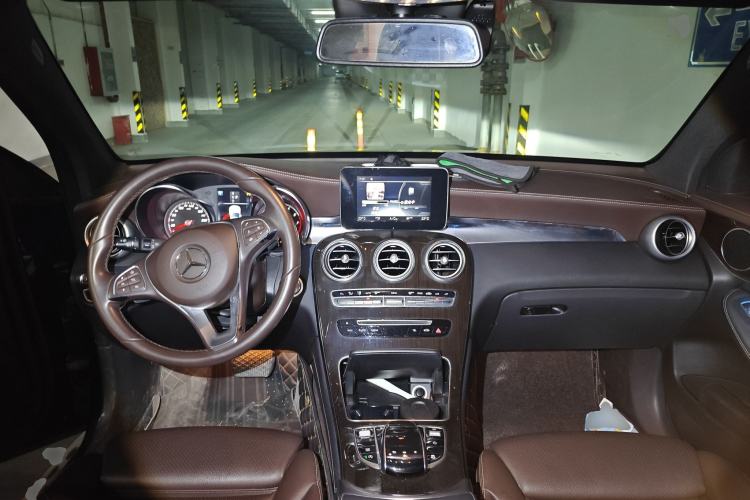 Used Mercedes-Benz GLC 2018 Facelift GLC 260 4MATIC Luxury Edition
