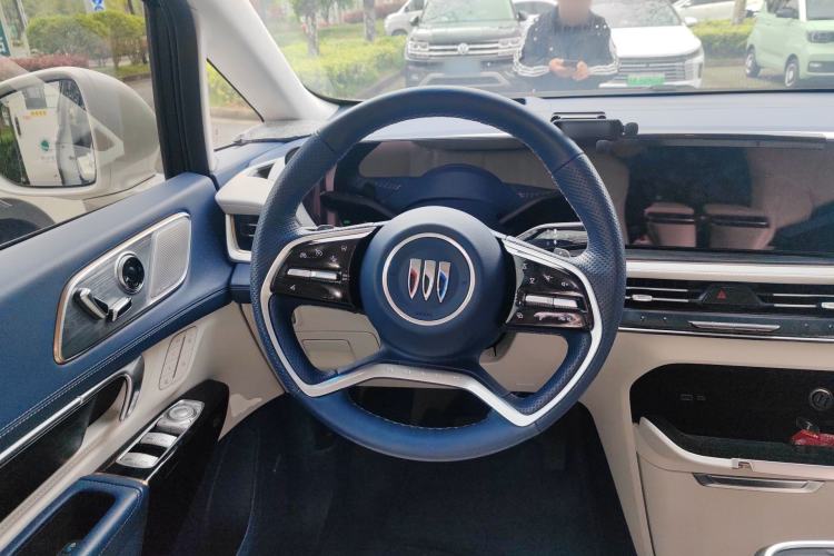 Used Buick Century 2023 2.0T Six-Seater Yinshi Edition Steering Wheel