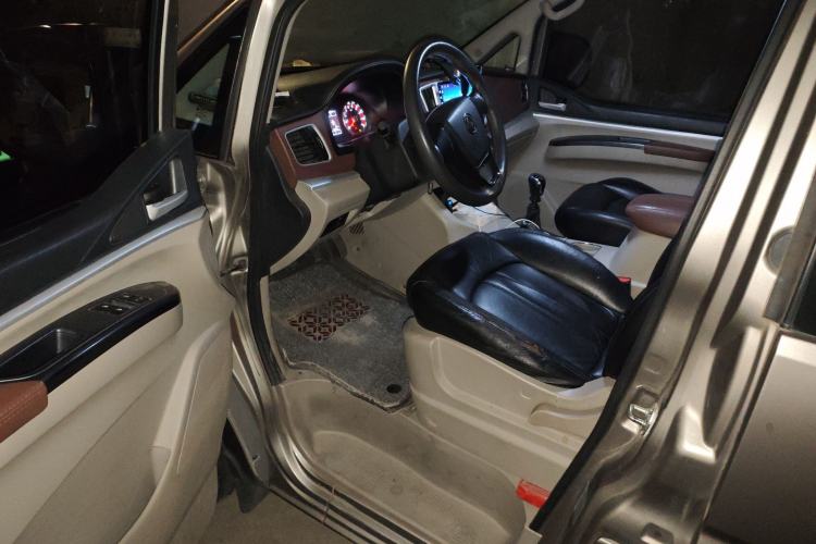 Used FORTHING Lingzhi 2018 M5L 2.0L 7-Seater Comfort Model
