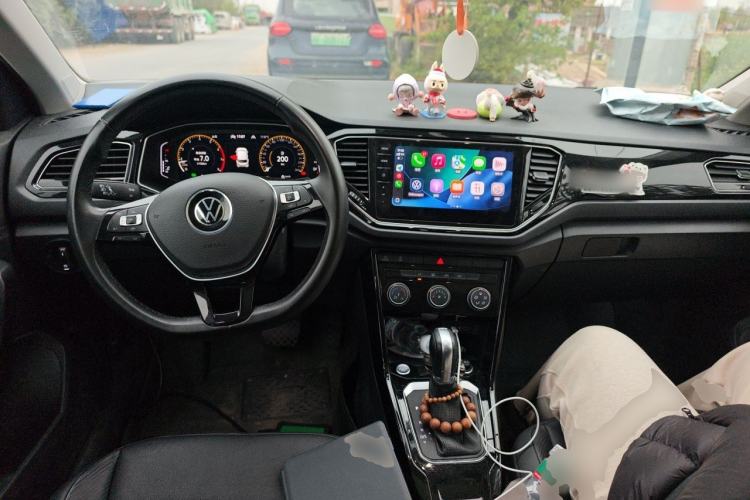 Used Volkswagen T-ROC 2021 280TSI DSG Two-Wheel Drive Comfort Connect Edition Center Console