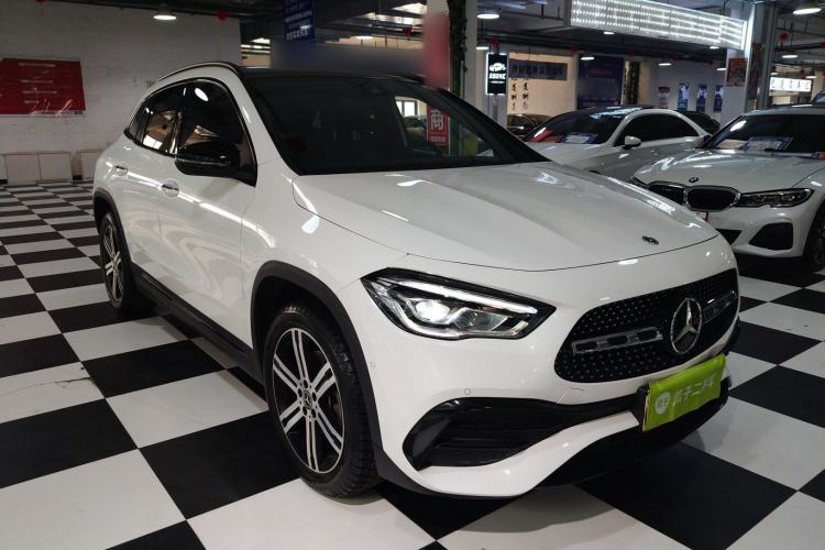 Used Mercedes-Benz GLA 2022 GLA 220 4MATIC Front Right 45 Deg