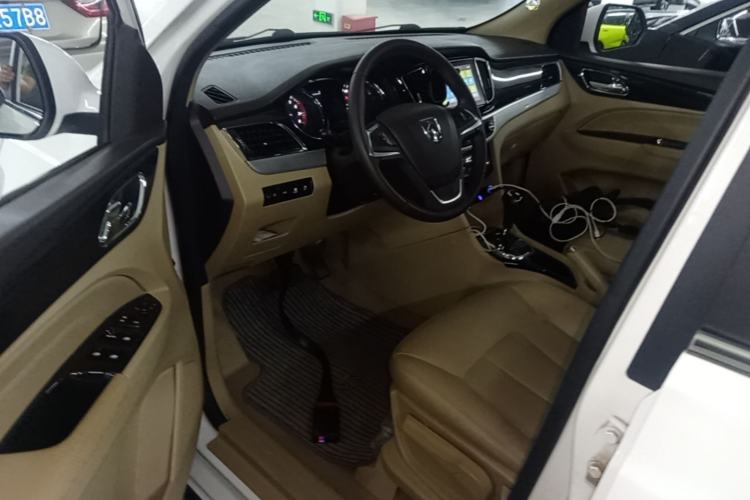 Used Baojun 730 2016 1.8L iAMT Luxury Model 7 Seats