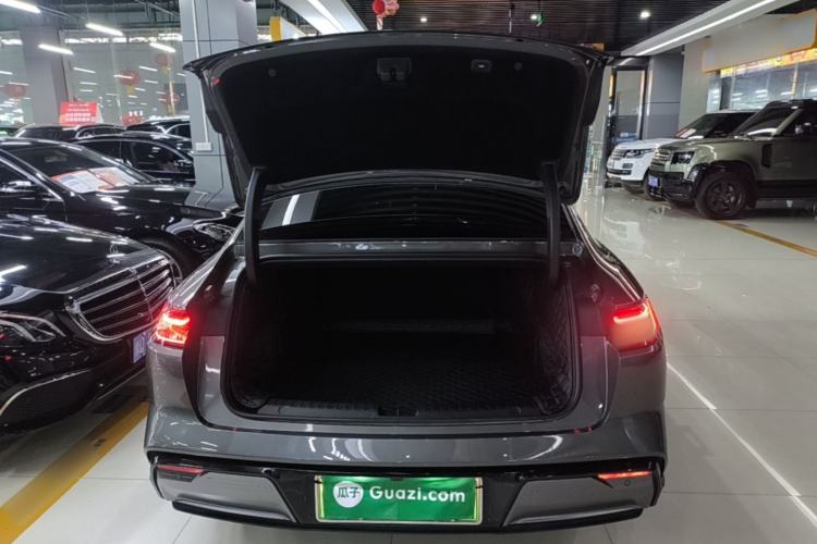 Used Geely Galaxy E8 2024 665 km Range Rear-Drive Starship Long-Range Version Trunk