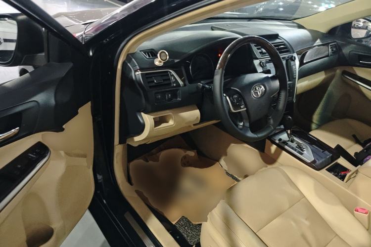 Used Toyota Camry 2015 2.0G Premier Edition Driver Seat