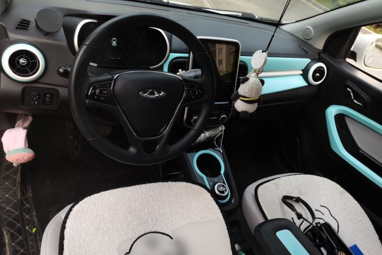 Used Chery QQ Little Ant 2021 200 000-Yuan Ant Fan Edition Talent Version NMC Battery 408 km续航 Center Console