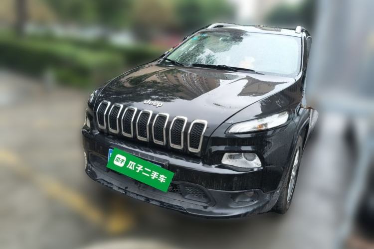 Used Jeep Cherokee 2016 2.0L Superior Edition Guazi used car, China used car export, Used car for sale, Used cars, Cheapest cars for sale