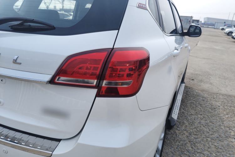 Used Haval H2 2017 Red-Label 1.5T Manual Two-Wheel Drive Luxury Model
