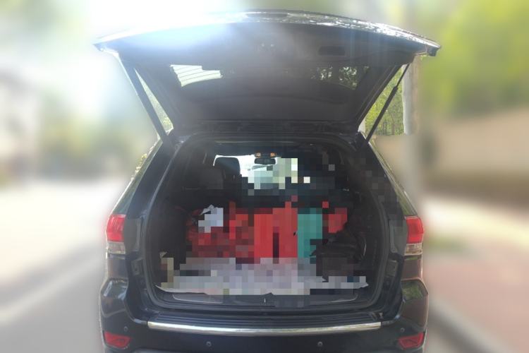 Used Jeep Grand Cherokee 2016 3.0L Comfort Navigation Edition Trunk