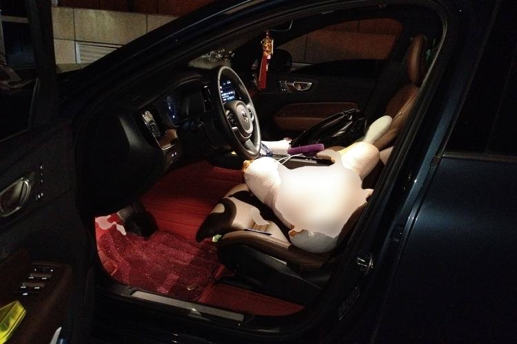 Used Volvo XC60 New Energy 2025 Plug-in Hybrid Long-Range All-Wheel Drive Smart & Luxurious Edition
