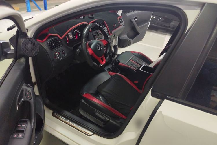 Used Volkswagen Polo 2016 1.4L Manual Fashion Model