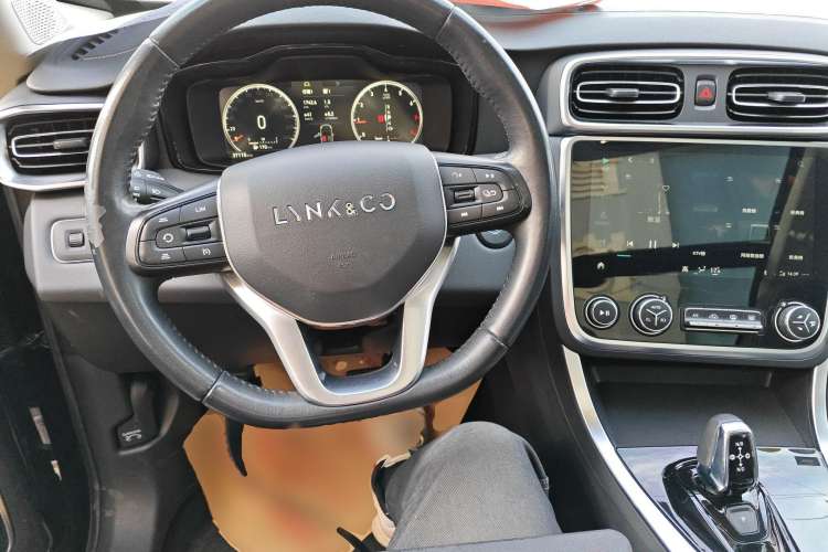 Used Lynk & Co 01 2020 2.0T Two-Wheel Drive Pure Pro Version China VI Standard
