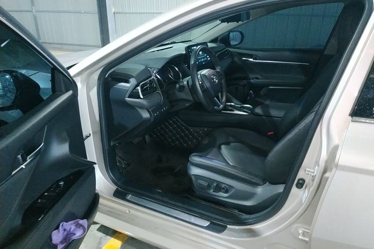 Used Toyota Camry 2021 2.0G Luxury Edition Driver Seat