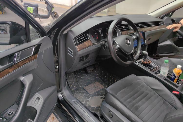 Used Volkswagen Magotan 2017 330TSI DSG Luxury Model Driver Seat