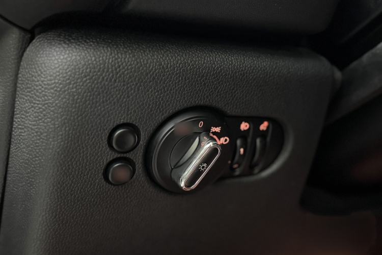 Used MINI 2018 1.5T ONE PLUS Five-Door Edition Interior 12