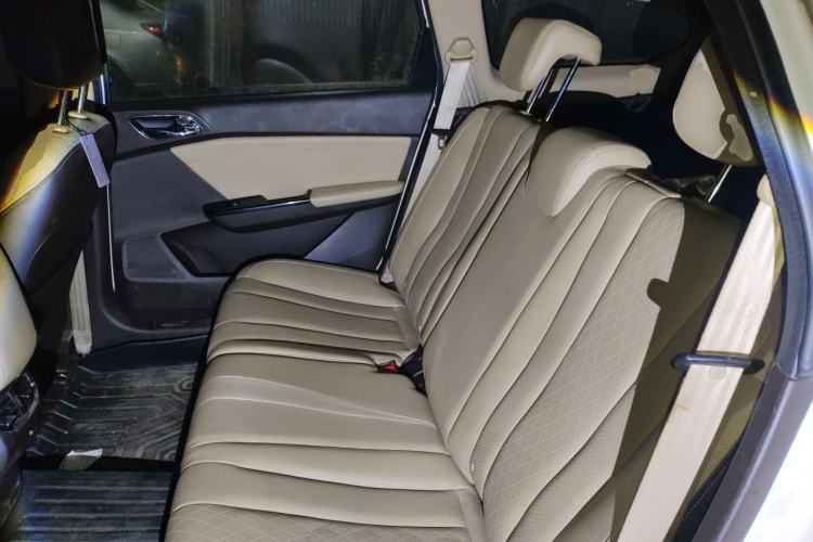 Used Baojun 310W 2017 1.5L Manual Fashion Model China V
