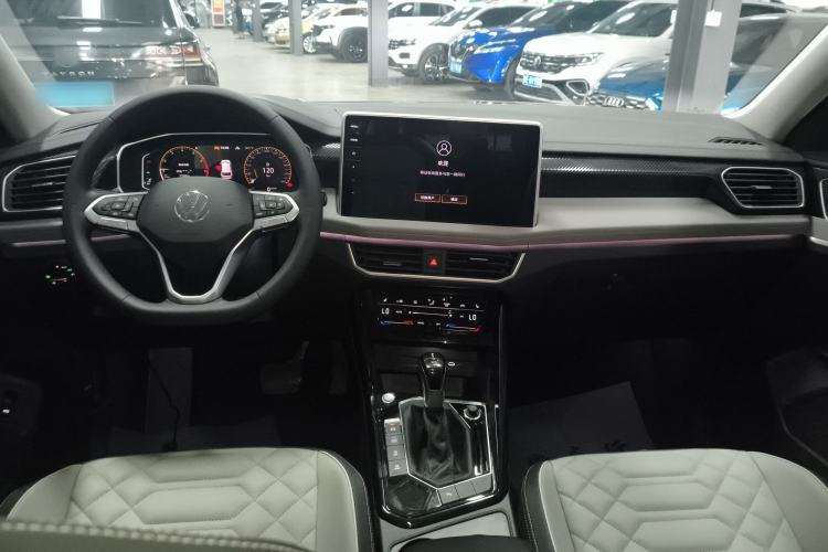 Used Volkswagen Tayron 2023 280TSI Two-Wheel-Drive Luxury Plus Advanced Version Center Console