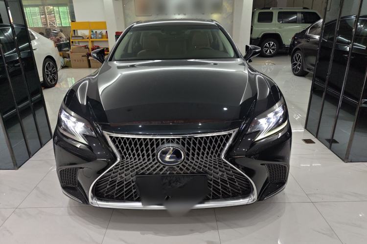 Used Lexus LS 2018 500h Excellence Edition China VI standard
