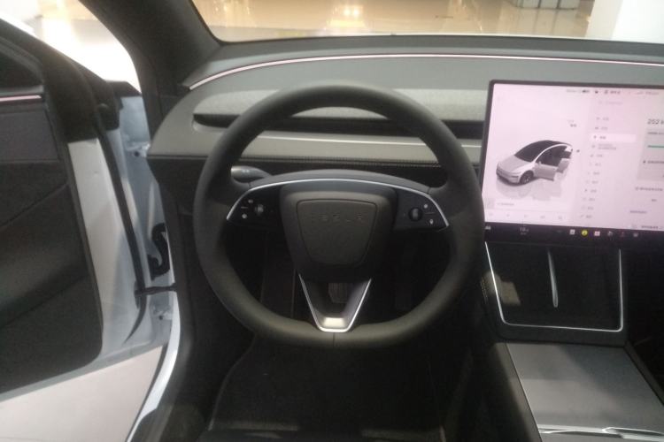 Used Tesla Model Y L 2025 Model Long-Range All-Wheel-Drive Version