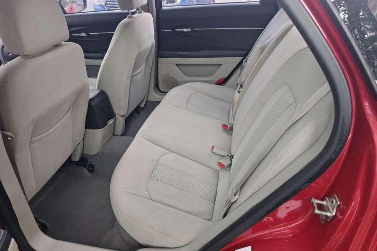 Used BAIC Senova D50 2014 1.5L manual standard version
