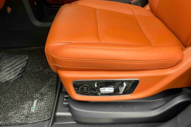 Used Li Auto L8 2023 Pro Model Interior 6