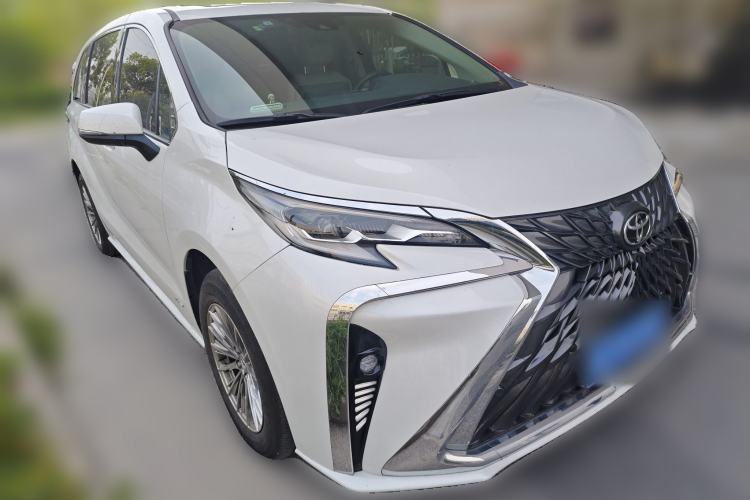 Used Toyota SIENNA 2024 2.5L Hybrid Comfort Edition Front Right 45 Deg