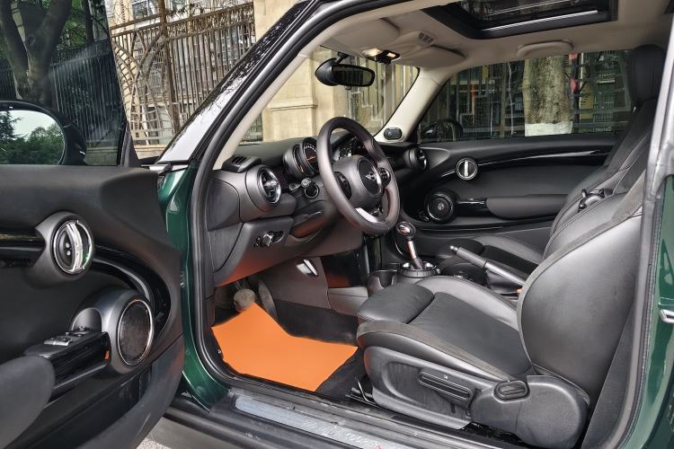 Used MINI 2016 2.0T COOPER S Interior 3