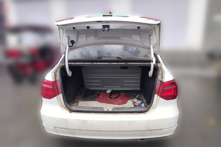 Used Volkswagen Jetta 2015 Value Edition 1.6L Manual Fashionable Style Trunk