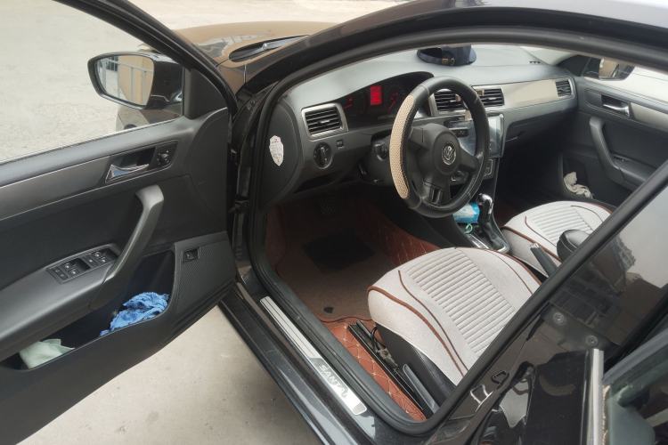 Used Volkswagen Santana 2013 1.6L Automatic Comfort Edition Driver Seat