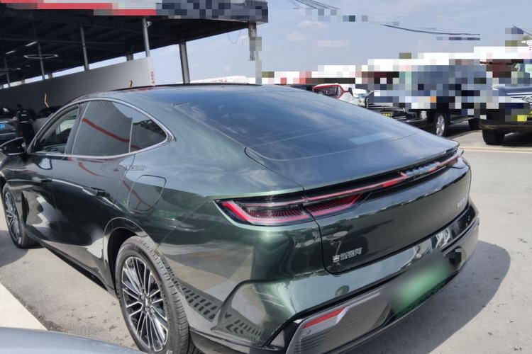 Used Geely Galaxy Galaxy 8 2025 130km EM-i Deluxe Edition
